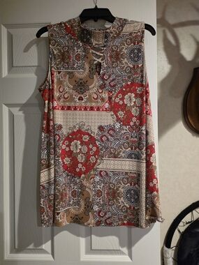 Cato Sleeveless Paisley Lace-Up Tank - Red & Tan